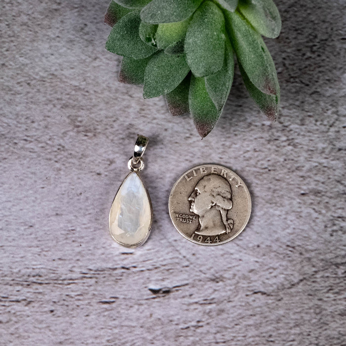 Moonstone Pendant 5.53 g 33x12mm - InnerVision Crystals